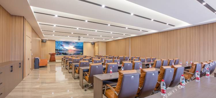 白玉兰酒店(任丘市政府万达广场店)图片