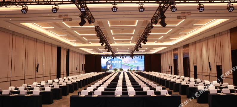 临汾生龙悦享酒店图片