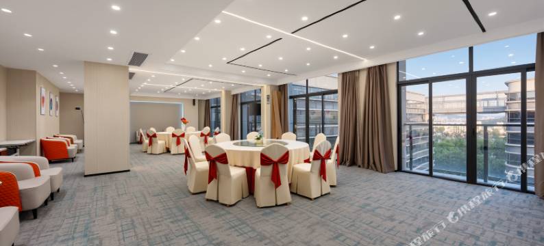 艺龙万国酒店(广州白云国际机场店)图片