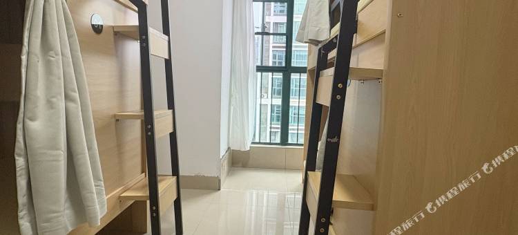 轻语太空舱青旅(东盟商务区地铁站店)图片