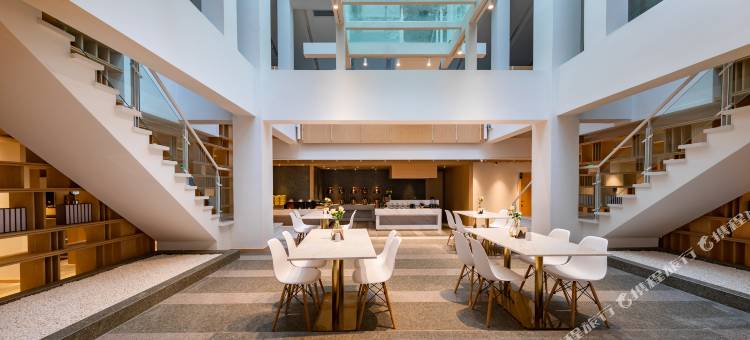 徐州云龙湖矿业大学亚朵酒店图片