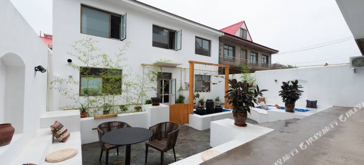 花筑·尘外民宿(秦皇岛北戴河火车站店)图片