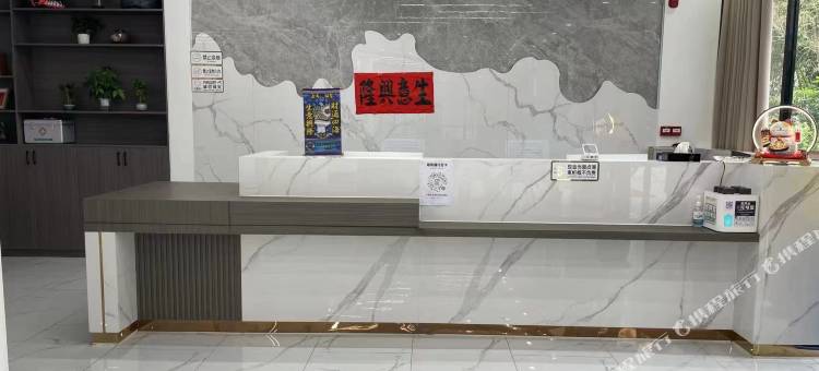 铂悦酒店(怀集幸福街道店)图片