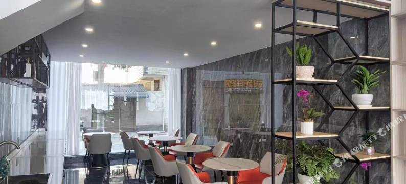 楚悦和锦酒店(临沧站高新区店)图片