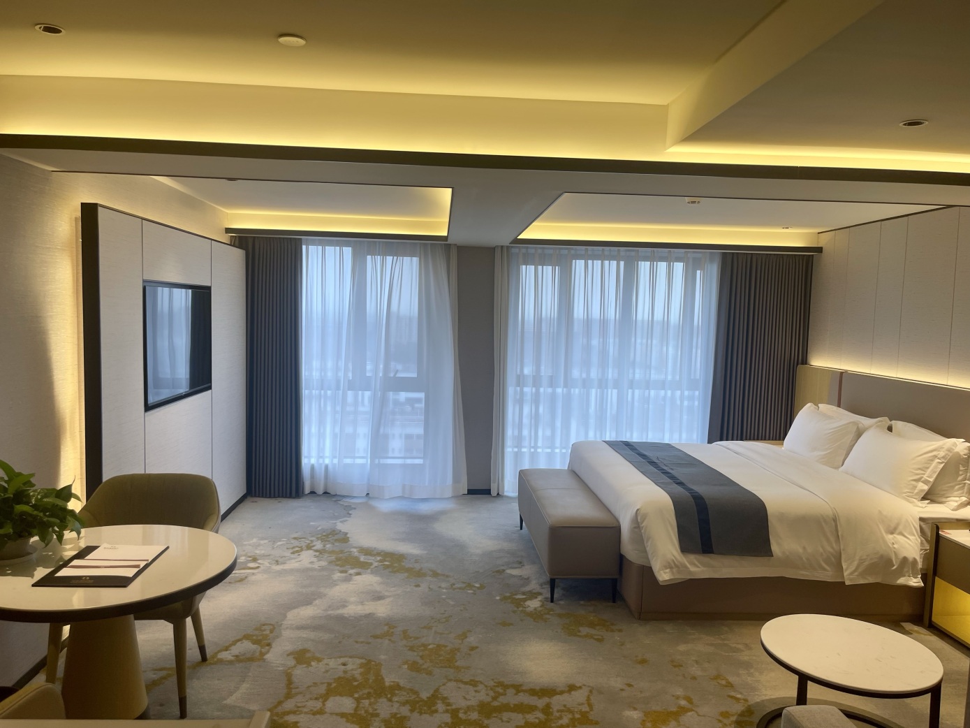 Dejin Garden Hotel (Shenzhen International Convention and Exhibition Center)Hotel Overview