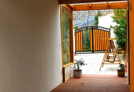 Mujia Leisure Courtyard Hotel Overview