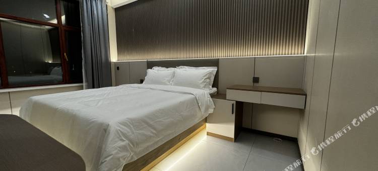 巴彦澜山民宿图片