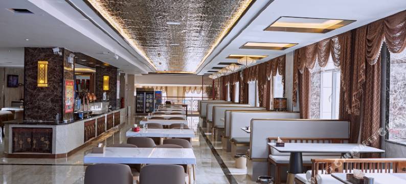 德令哈蓝天白云大酒店(德令哈市中心广场店)图片