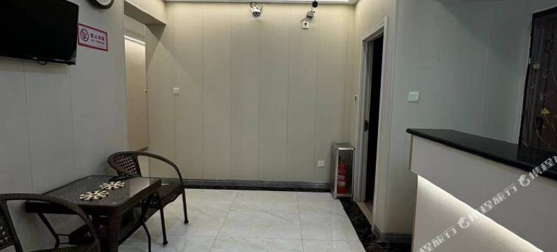 优丁轻居酒店(济南泉城广场店)图片