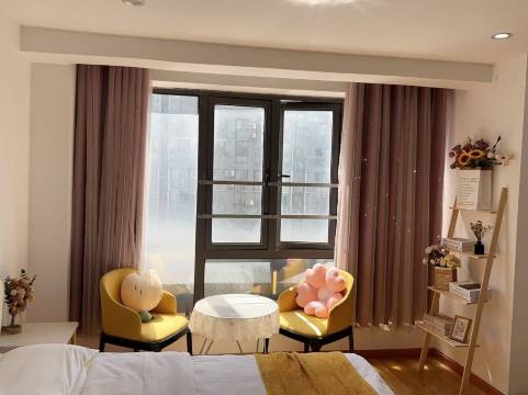 蓝湖商务宾馆(湖工大地铁站武昌首义学院店)