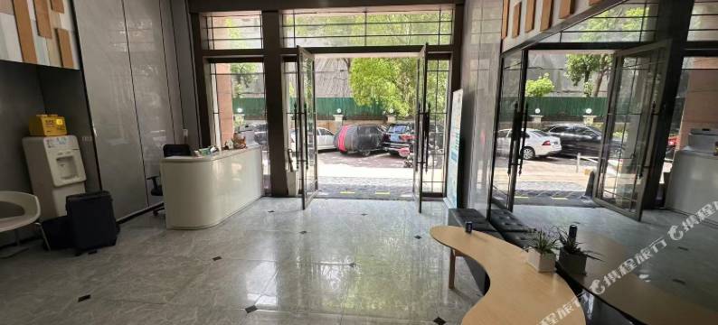 爱琴海青年求职公寓(上海虹桥万象城店)图片