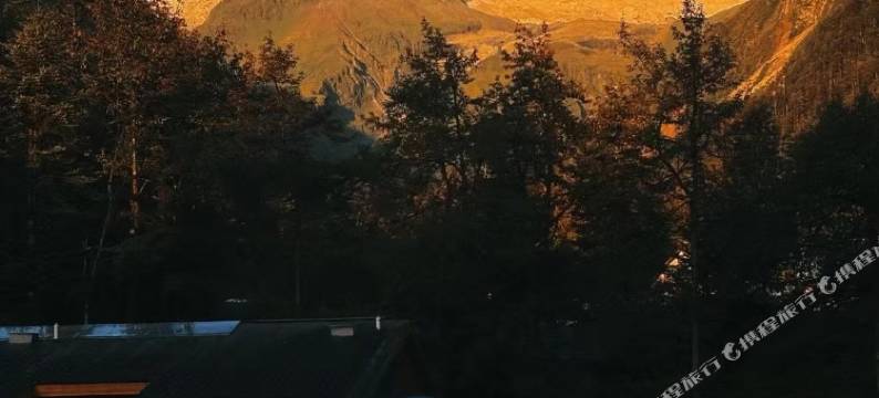 文若贡嘎壹号观景雅院(磨西镇海螺沟冰川森林公园游客中心店)图片