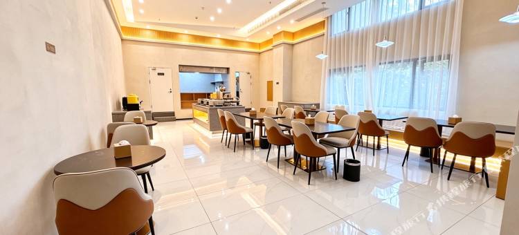白玉兰酒店(南京奥体绿博园地铁站店)图片