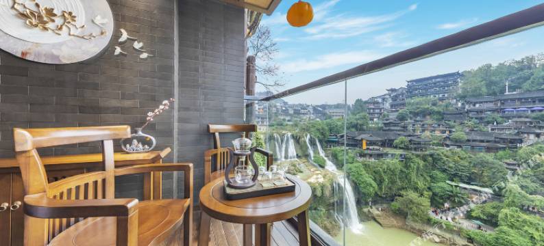 十二城·瀑上仙·280度观瀑星空云宿(芙蓉镇大瀑布店)图片