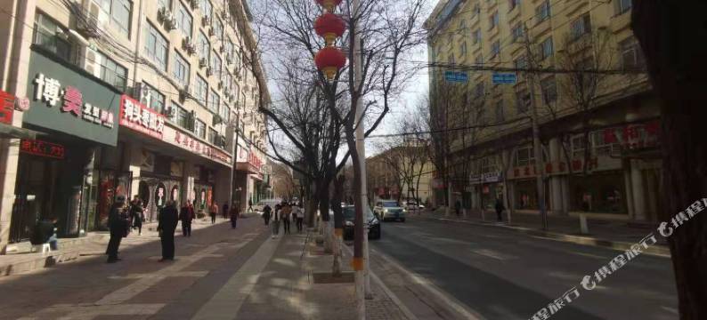 延安多彩精选酒店图片