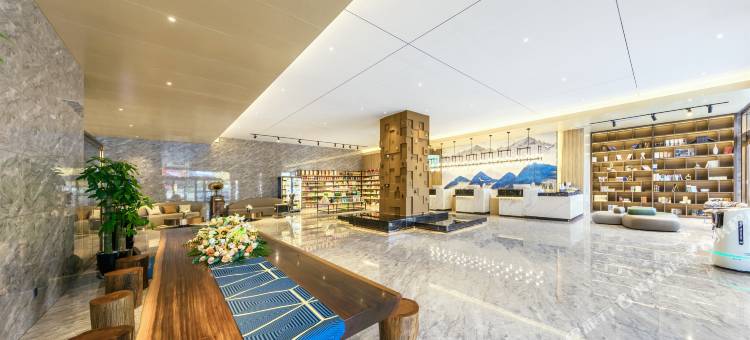 H水晶酒店(西安站地铁站店)图片