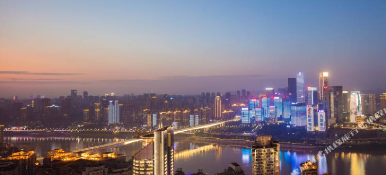 秋舍高空酒店(重庆解放碑步行街洪崖洞店)图片