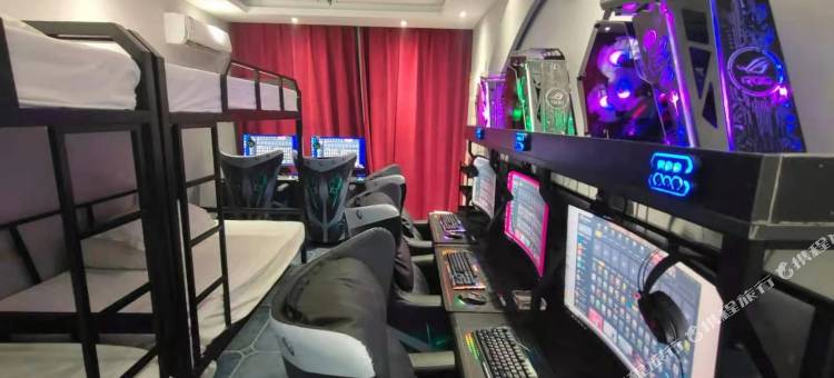 竞自由电竞客房图片