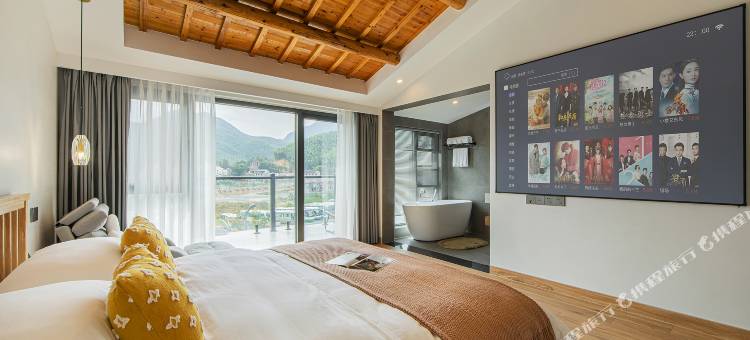 轩屹·山野·亲子观影轻智能度假美宿(云上草原熊猫探险乐园店)图片