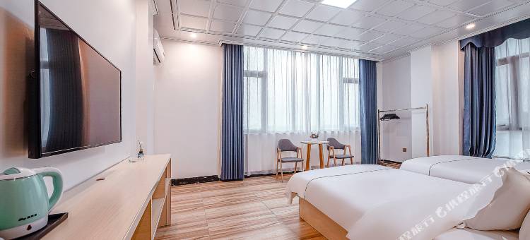 玉林凤鸣酒店(樟木镇汽车站店)图片