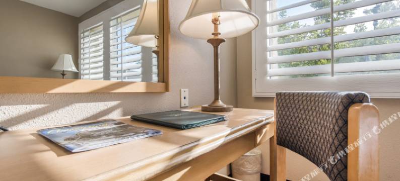 豪华维斯塔酒店(Grand Vista Hotel)图片