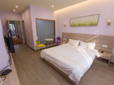 天湖假日快捷酒店(安财龙湖西校区店)