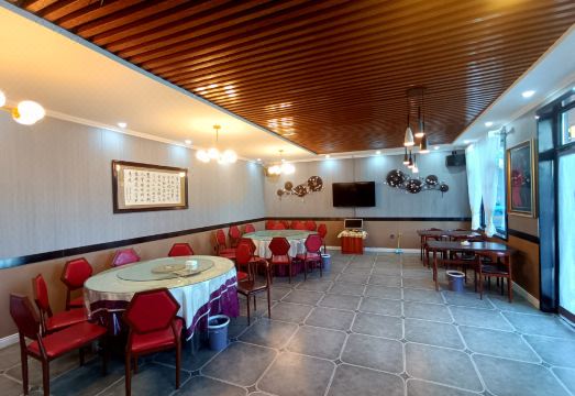 Tongqi Homestay Hotel Overview