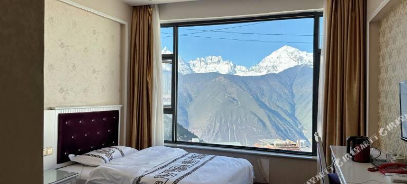 德钦格瓦坚景观酒店图片