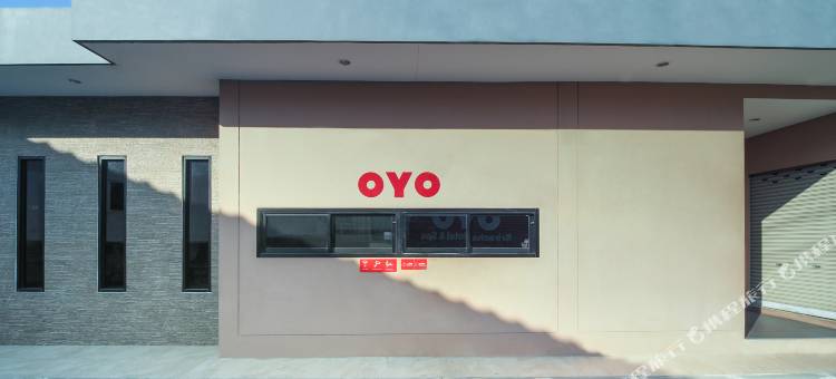 OYO477是拉差水疗酒店(OYO 477 Sriracha Hotel and Spa)图片