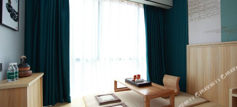 惠来金泰湾轻居酒店(宏泰购物广场店)图片