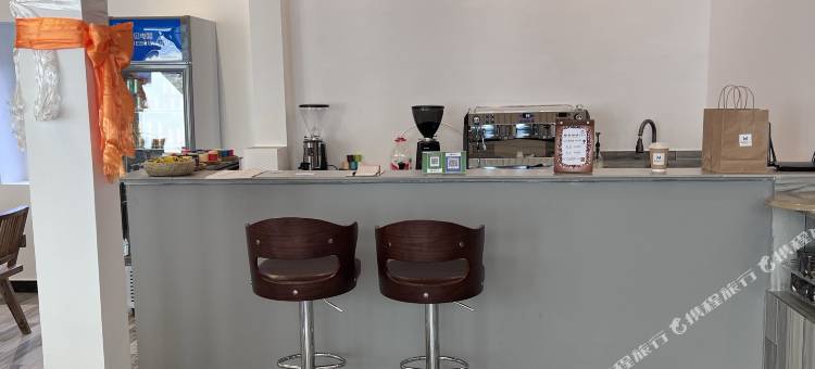察瓦龙乡梅里酒店图片