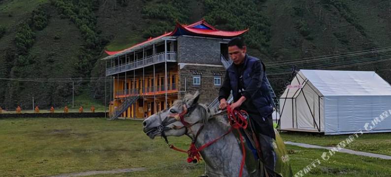 康定乐野民宿(新都桥店)图片