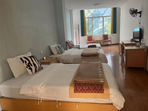 旭龙宾馆(禄劝财富中心店)