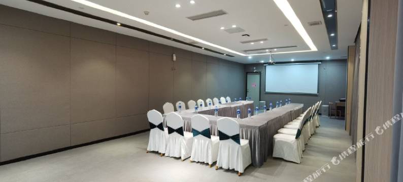 蔚蓝酒店(柳州柳南航鹰中学店)图片