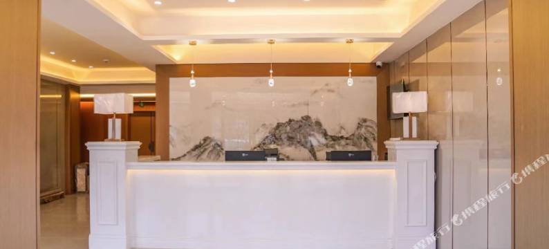 康瓦洛日酒店图片