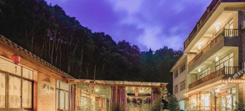 雁荡山古月小栈图片