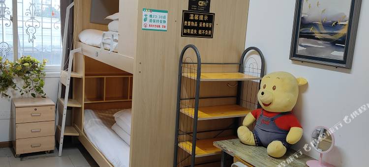 顺程太空舱精品青年旅舍(汉口火车站店)图片