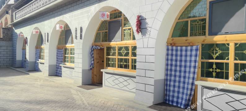 河畔人家民宿图片