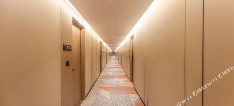 柏曼酒店(珠海情侣路海滨泳场店)图片