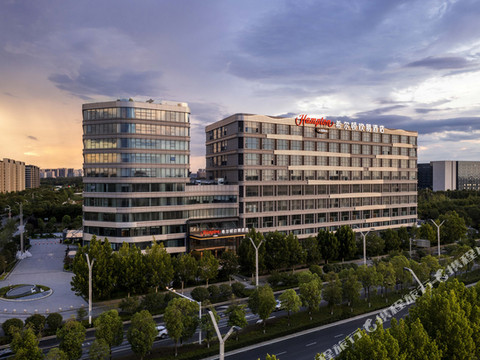 南阳姜营机场希尔顿欢朋酒店