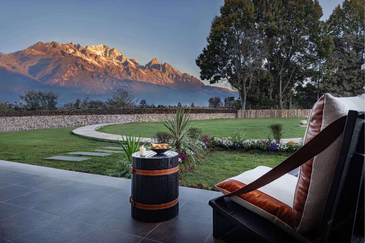 麓野白沙Bahada日照金山|汤池|雪山度假庄园图片