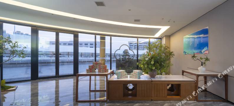 陌上轻居酒店(天津站津湾广场店)图片