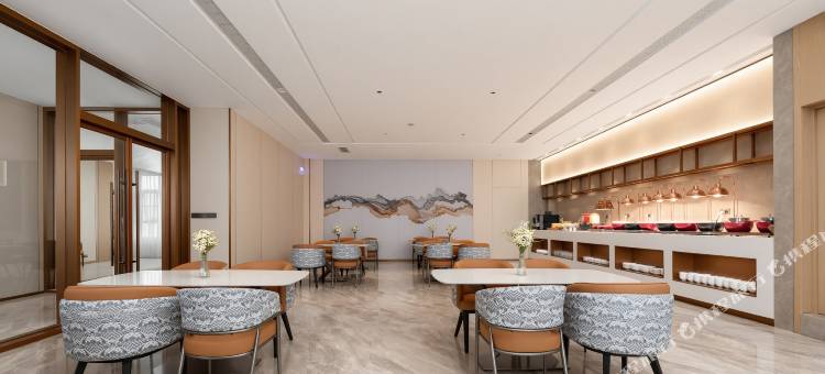 欢纳酒店(深圳宝安国际机场怀德地铁站店)图片