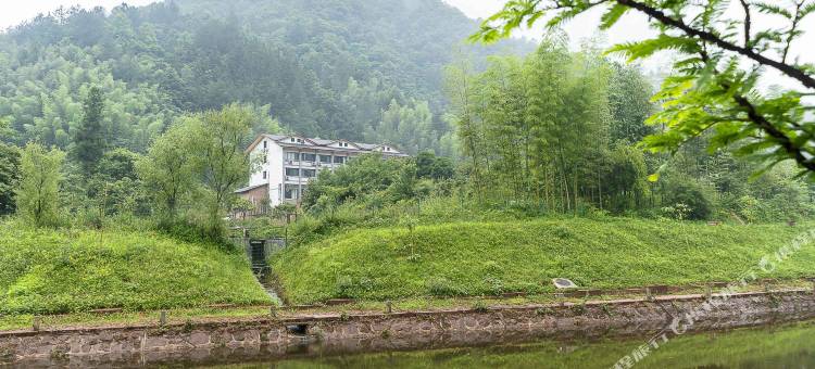 重庆霖霏山庄(四面山水口寺店)图片