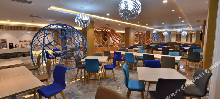 威海经开区智选假日酒店(威海高铁站店)图片