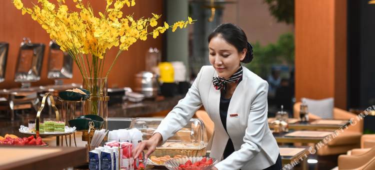 朗丽兹酒店(滨海新区泰达轻轨站店)图片
