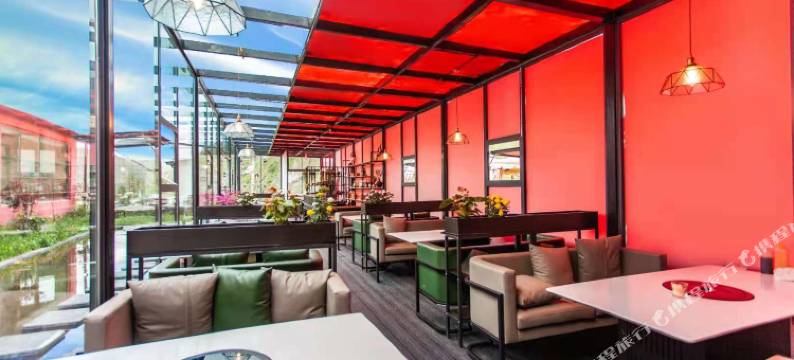 康定梵音阿缦艺术酒店图片