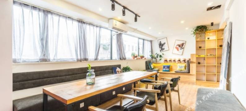 小玲姐青年公寓(公园前地铁站店)图片