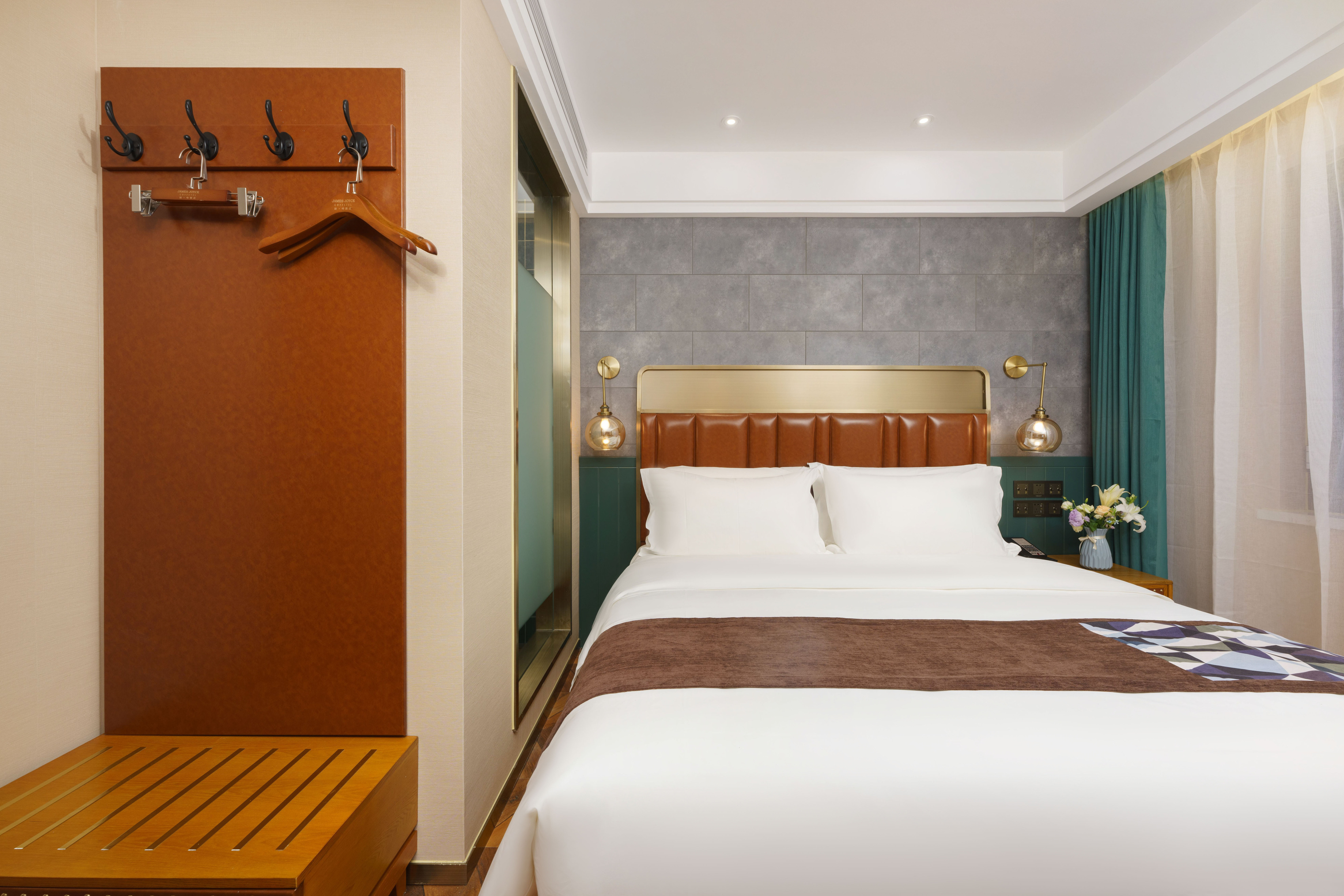 James Joyce Coffetel (Dalian Airport)Over view