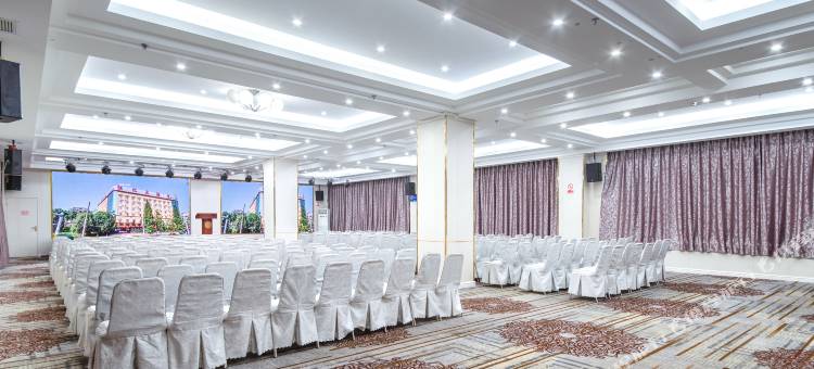 昆明恒亿大酒店(万象城昆明瑞鼎城悦容汇购物公园店)图片